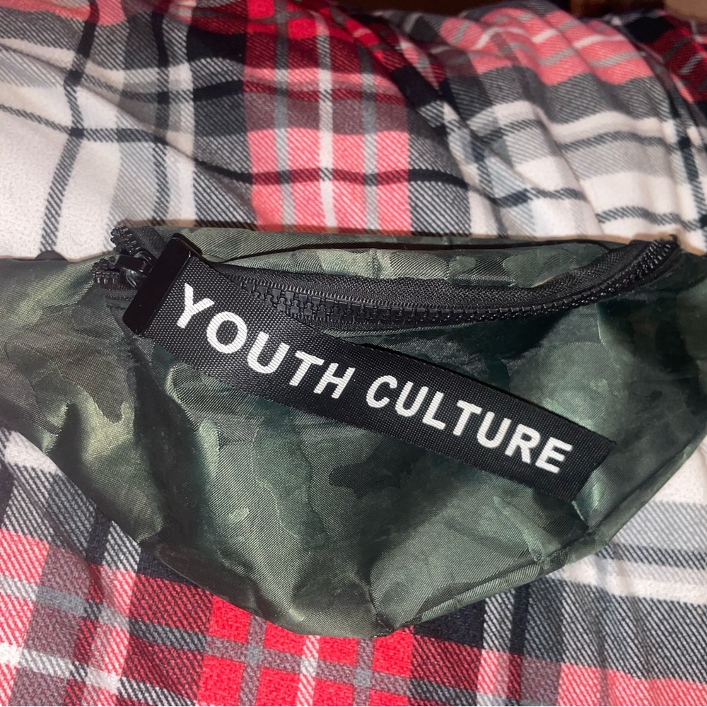 ladies camo belt bag/fanny pack